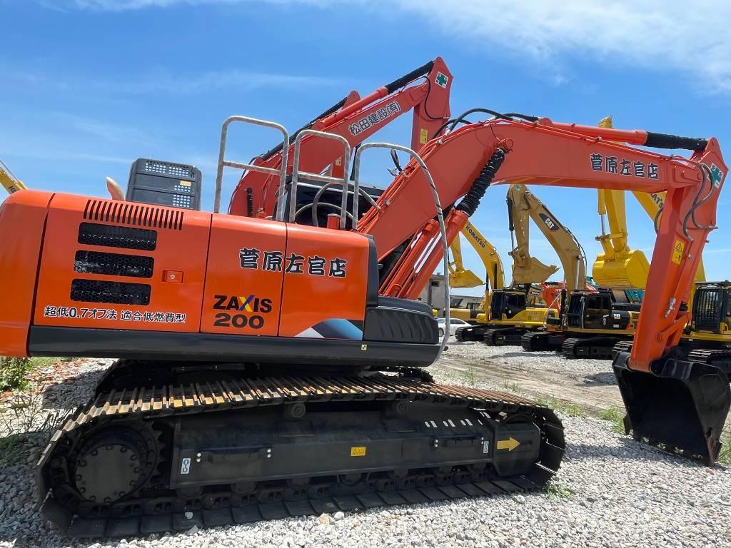 Hitachi ZX 200 Kāpurķēžu ekskavatori