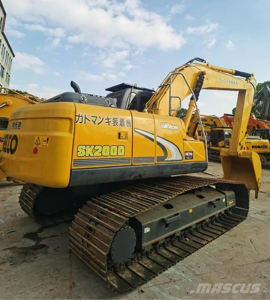 Kobelco SK 200 Kāpurķēžu ekskavatori