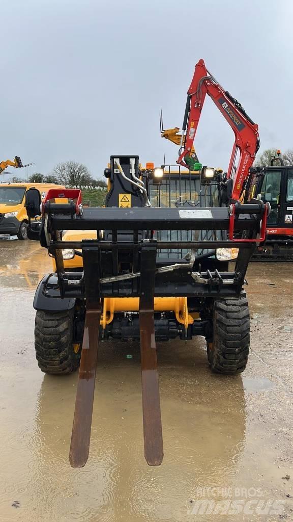 JCB 525-60 Teleskopiskie manipulatori