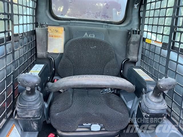 Bobcat T 870 Lietoti riteņu kompaktiekrāvēji