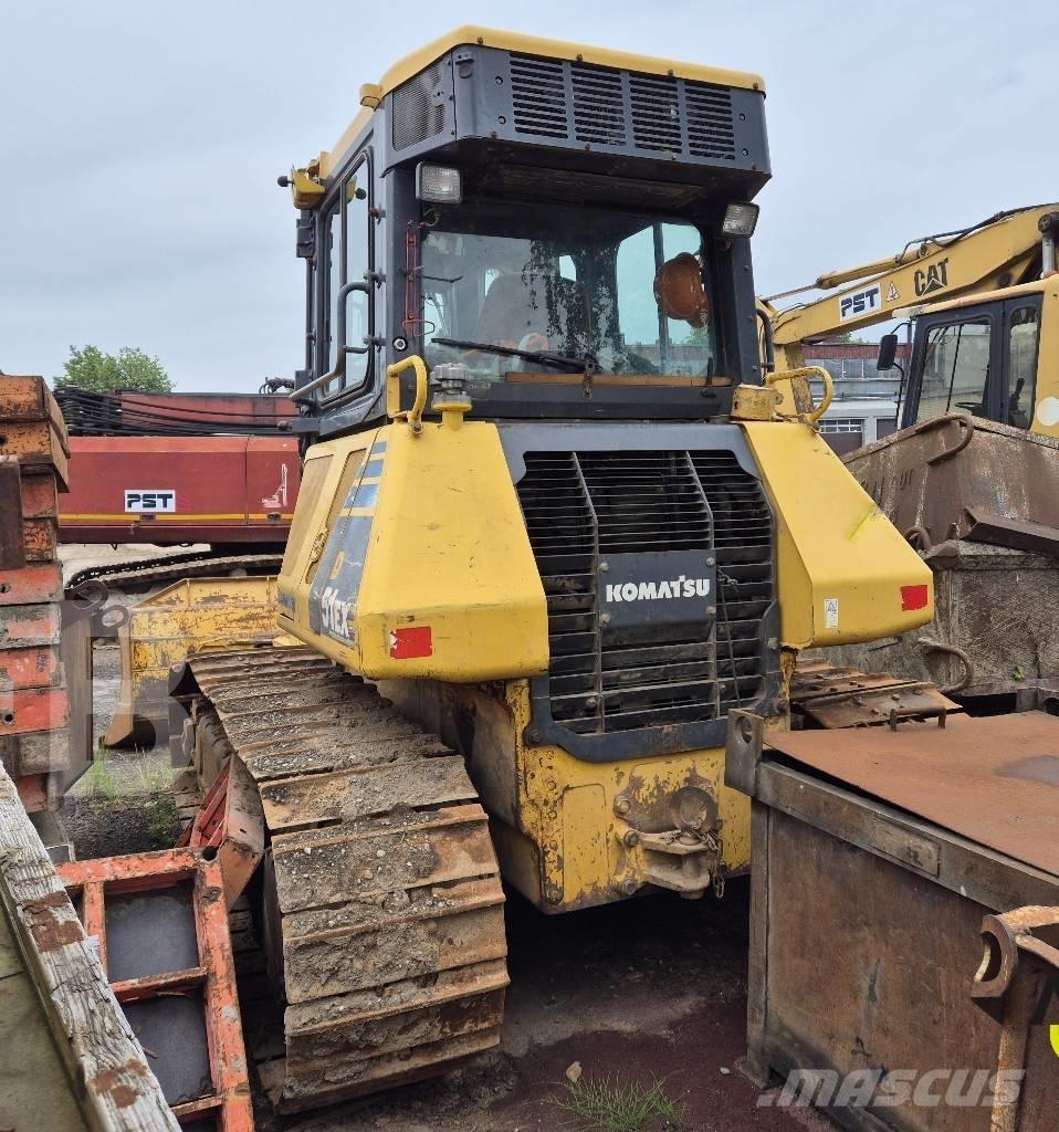 Komatsu D 51 EX-22 Kāpurķēžu buldozeri