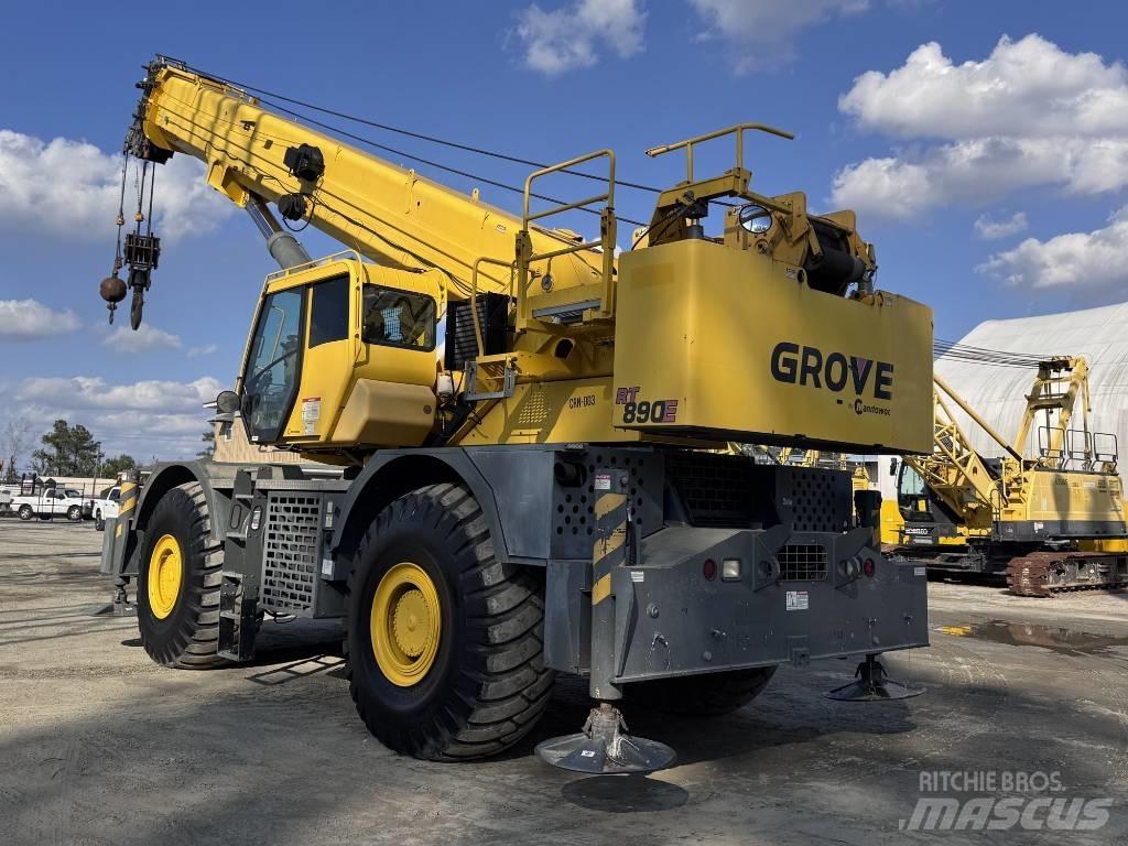 Grove RT 890 E Celtņi nelīdzenām virsmām