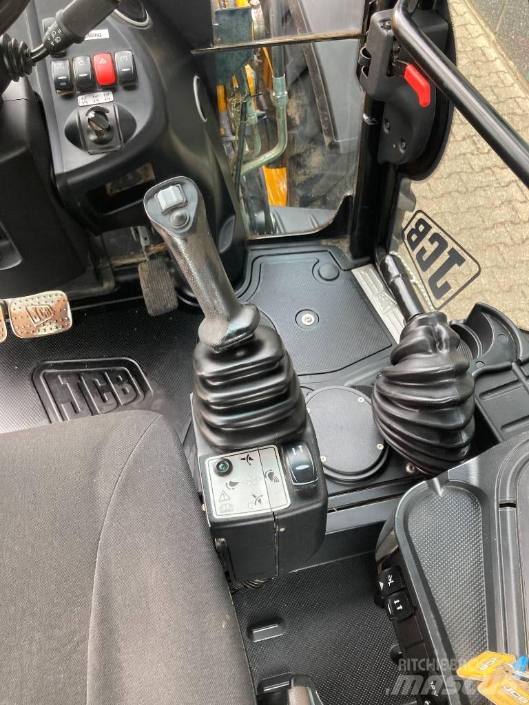 JCB 4 CX Ekskavatori-iekrāvēji