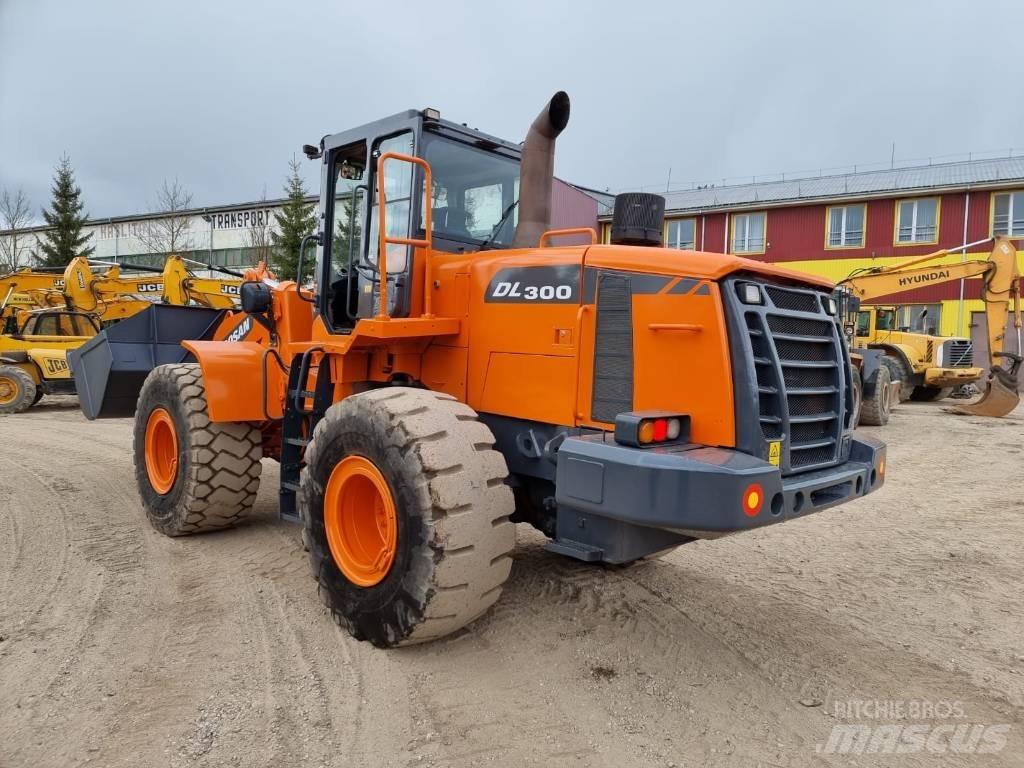 Doosan DL 300-3 Iekrāvēji uz riteņiem