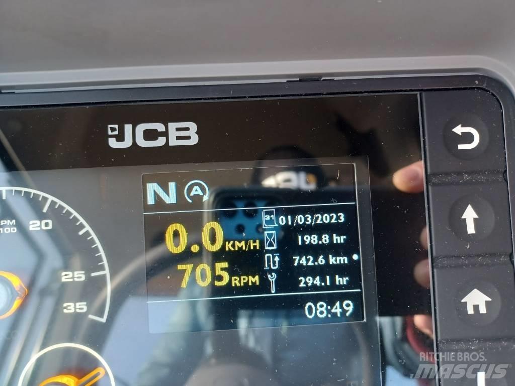 JCB 427 HT Iekrāvēji uz riteņiem