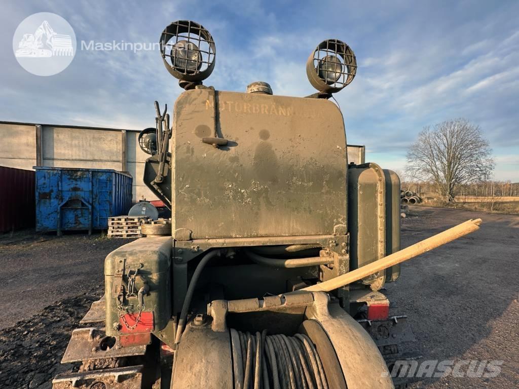 CAT 955 Kāpurķēžu iekrāvēji