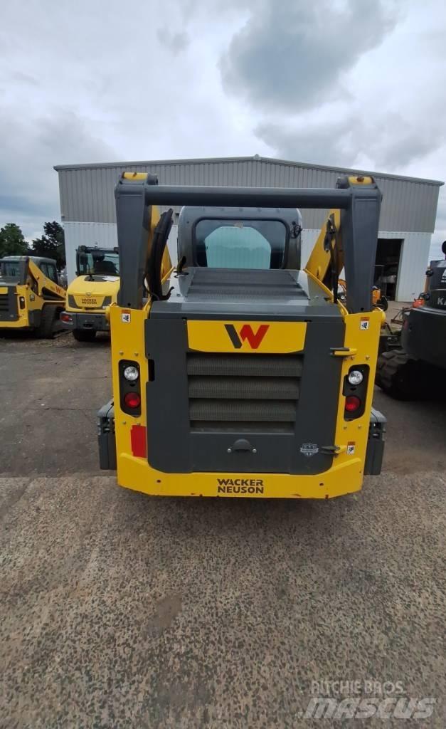 Wacker Neuson ST 31 Lietoti riteņu kompaktiekrāvēji
