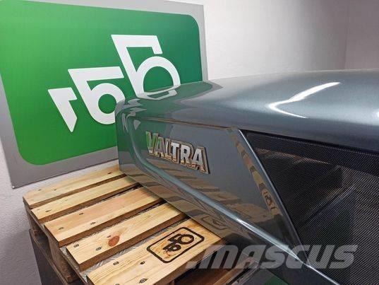Valtra N 163 hood Kabīnes un interjers