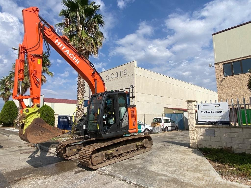 Hitachi ZX 135 US-6 Kāpurķēžu ekskavatori
