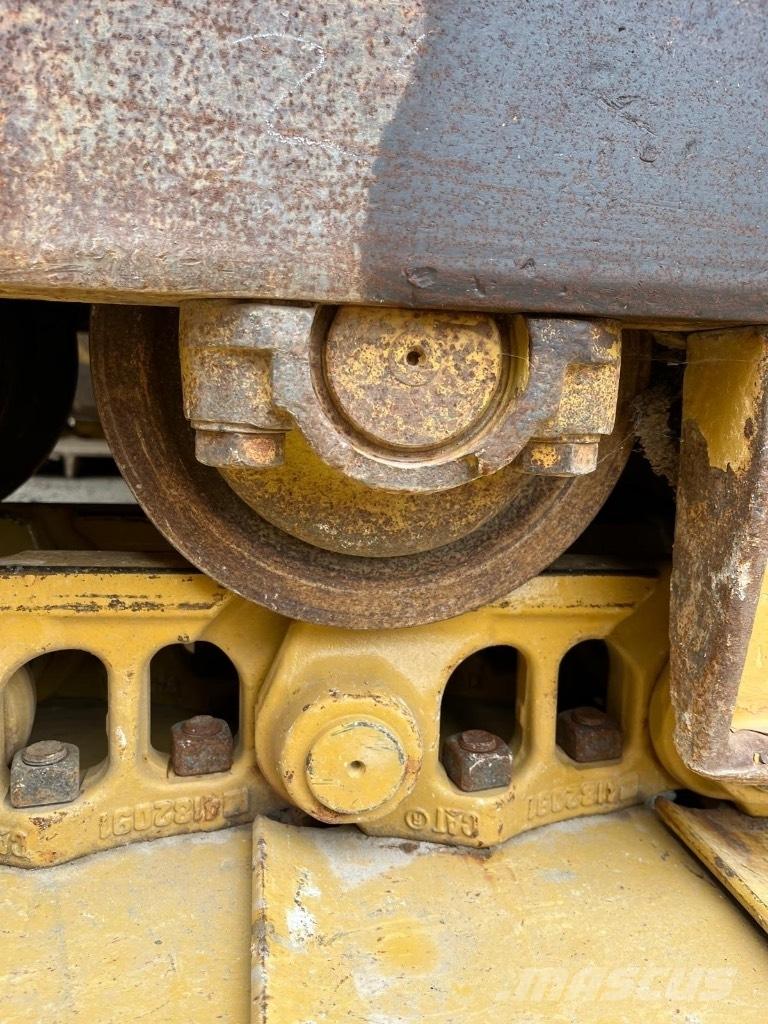 CAT D 6 T LGP Kāpurķēžu buldozeri