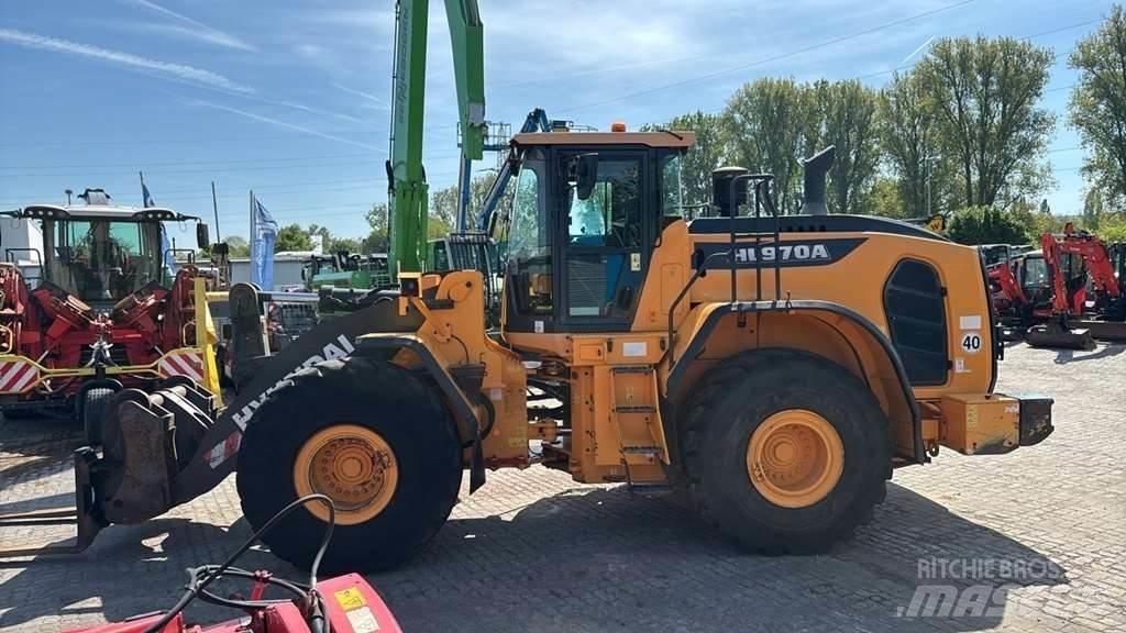 Hyundai HL970 Iekrāvēji uz riteņiem