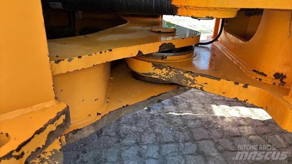 Hyundai HL970 Iekrāvēji uz riteņiem
