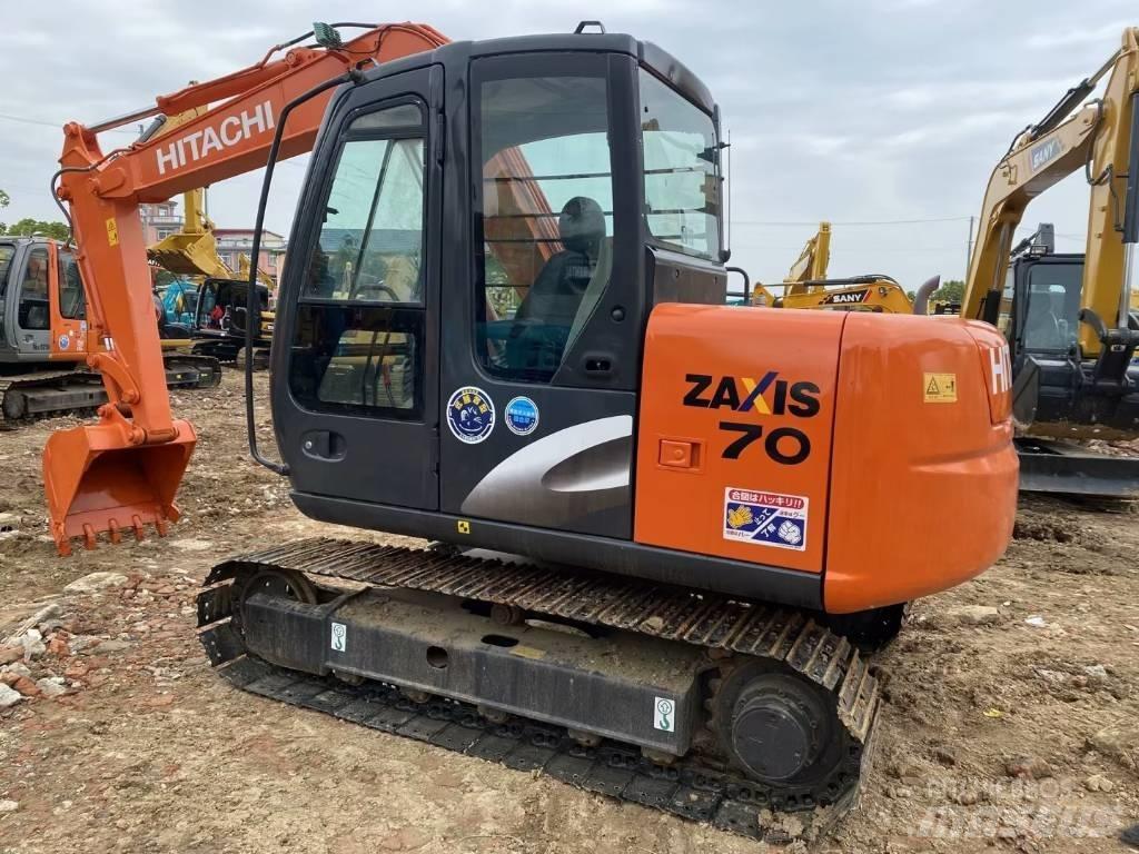 Hitachi ZX 70 Kāpurķēžu ekskavatori
