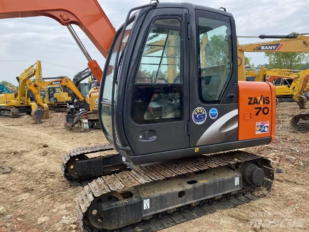 Hitachi ZX 70 Kāpurķēžu ekskavatori