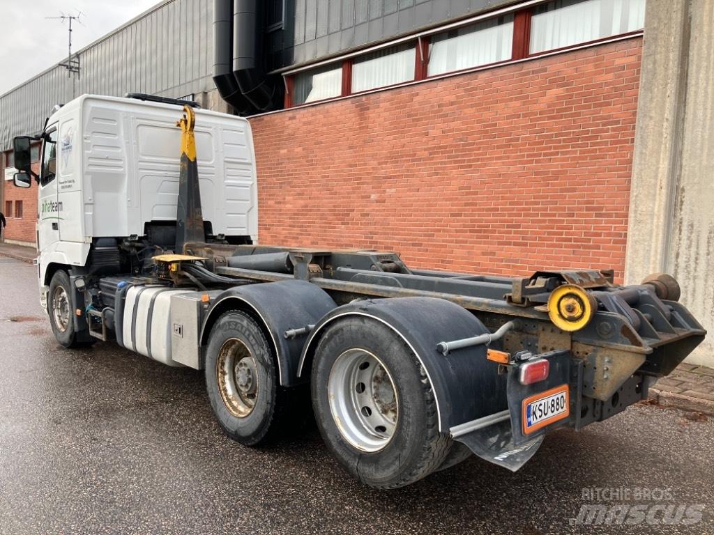 Volvo FH 550 Treileri ar āķi