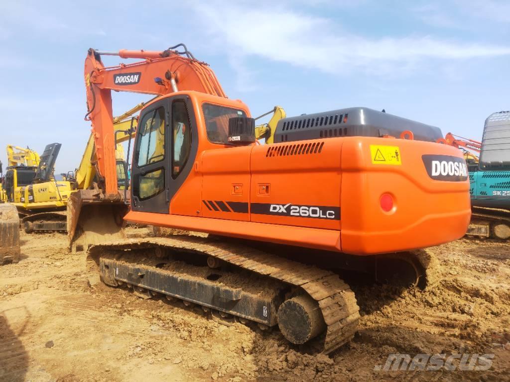 Doosan DX260LC Kāpurķēžu ekskavatori