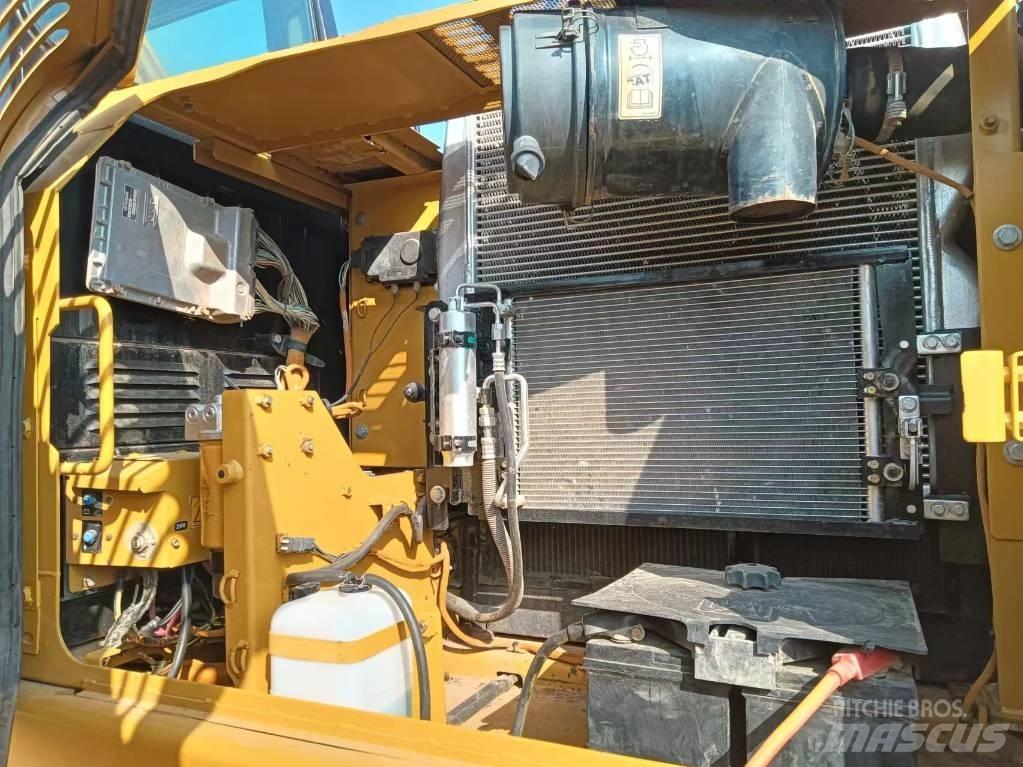 CAT 315D2GC Kāpurķēžu ekskavatori