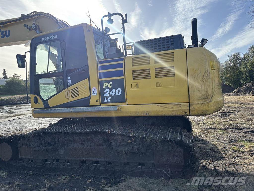 Komatsu PC240LC-11 Kāpurķēžu ekskavatori