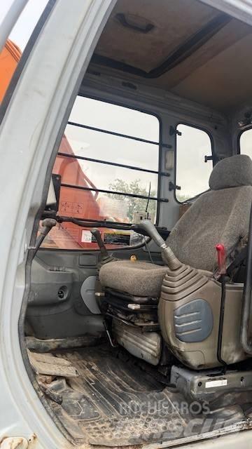 Hitachi EX 120-5 Kāpurķēžu ekskavatori
