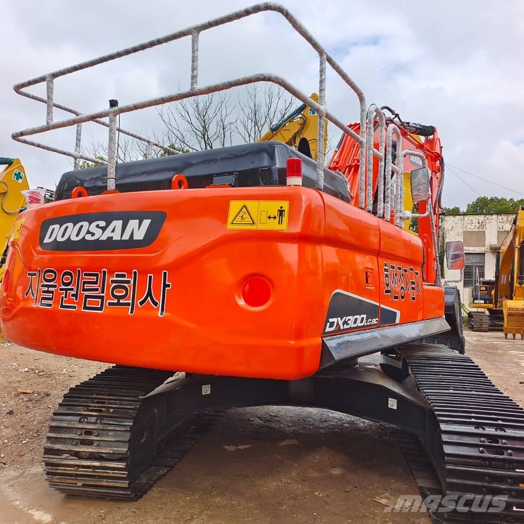 Doosan DX 300LC-9C Kāpurķēžu ekskavatori