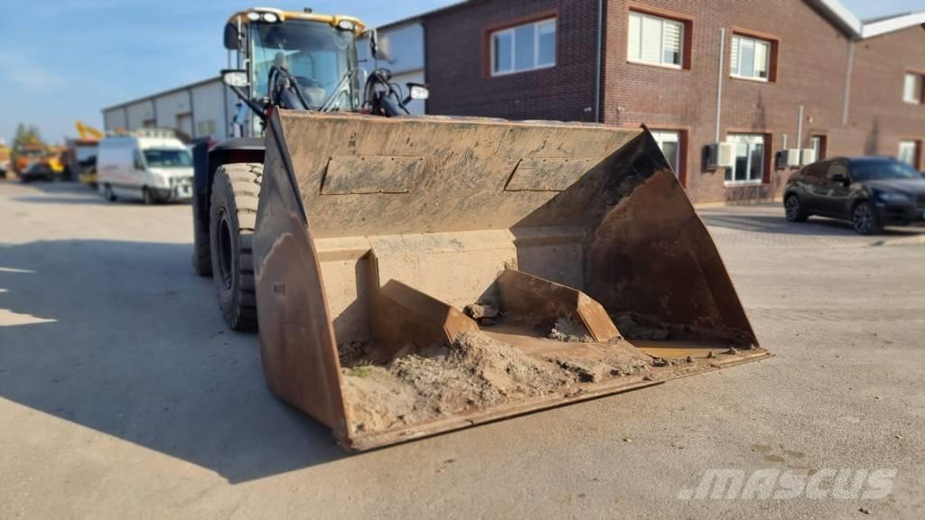 JCB 457 HT Iekrāvēji uz riteņiem