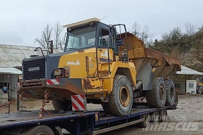 Komatsu HM300-2 Mini pašizgāzēji