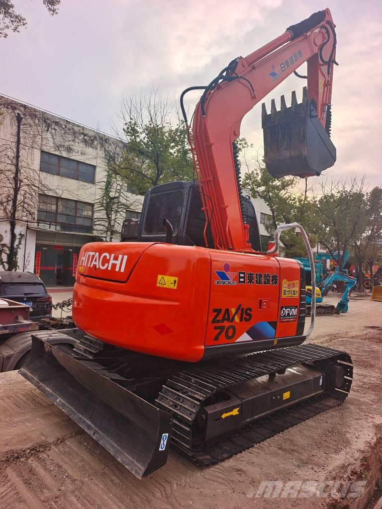 Hitachi Zaxis 70 Kāpurķēžu ekskavatori