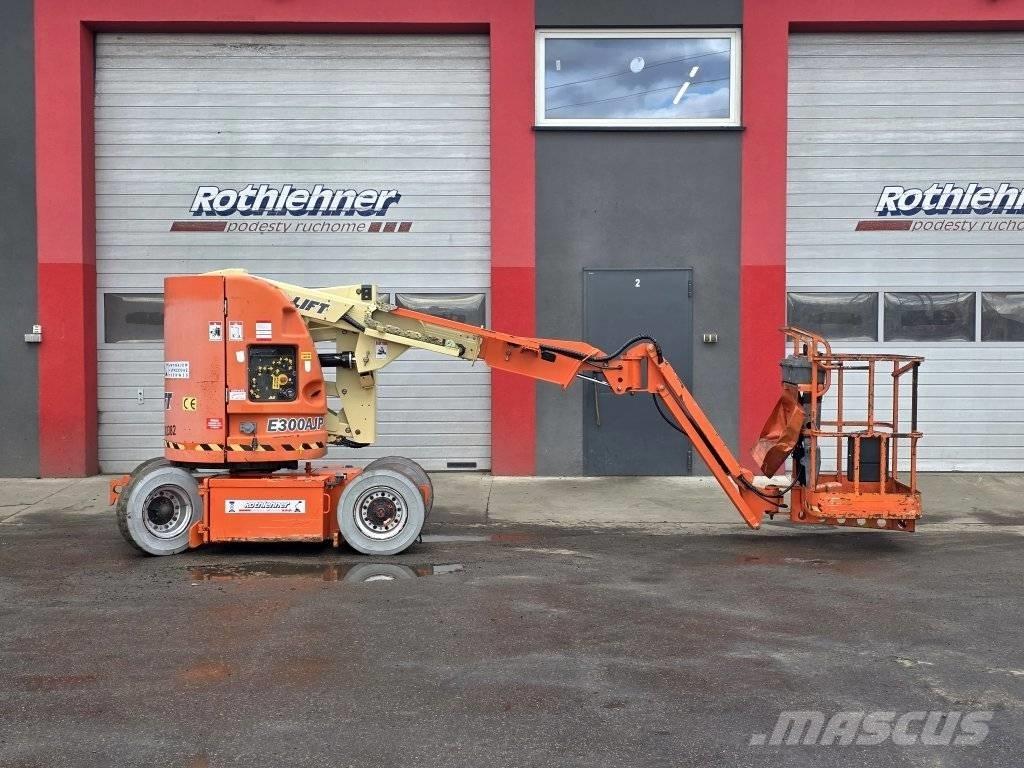 JLG 300 AJP Strēles pacēlāji