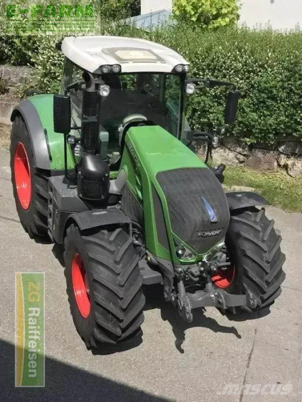 Fendt 828 vario s4 Traktori