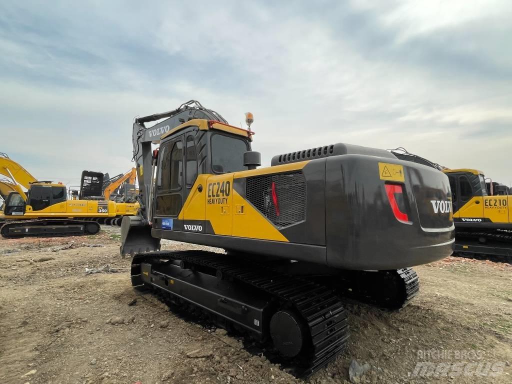 Volvo EC240D Kāpurķēžu ekskavatori