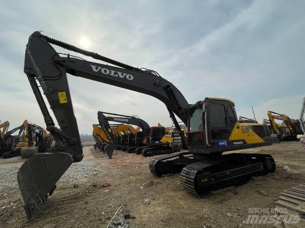 Volvo EC240D Kāpurķēžu ekskavatori