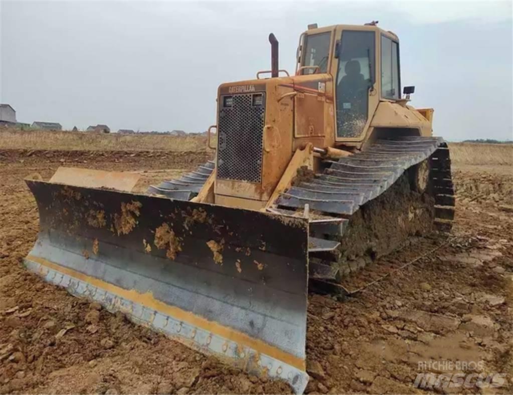 CAT D 5 N Kāpurķēžu buldozeri