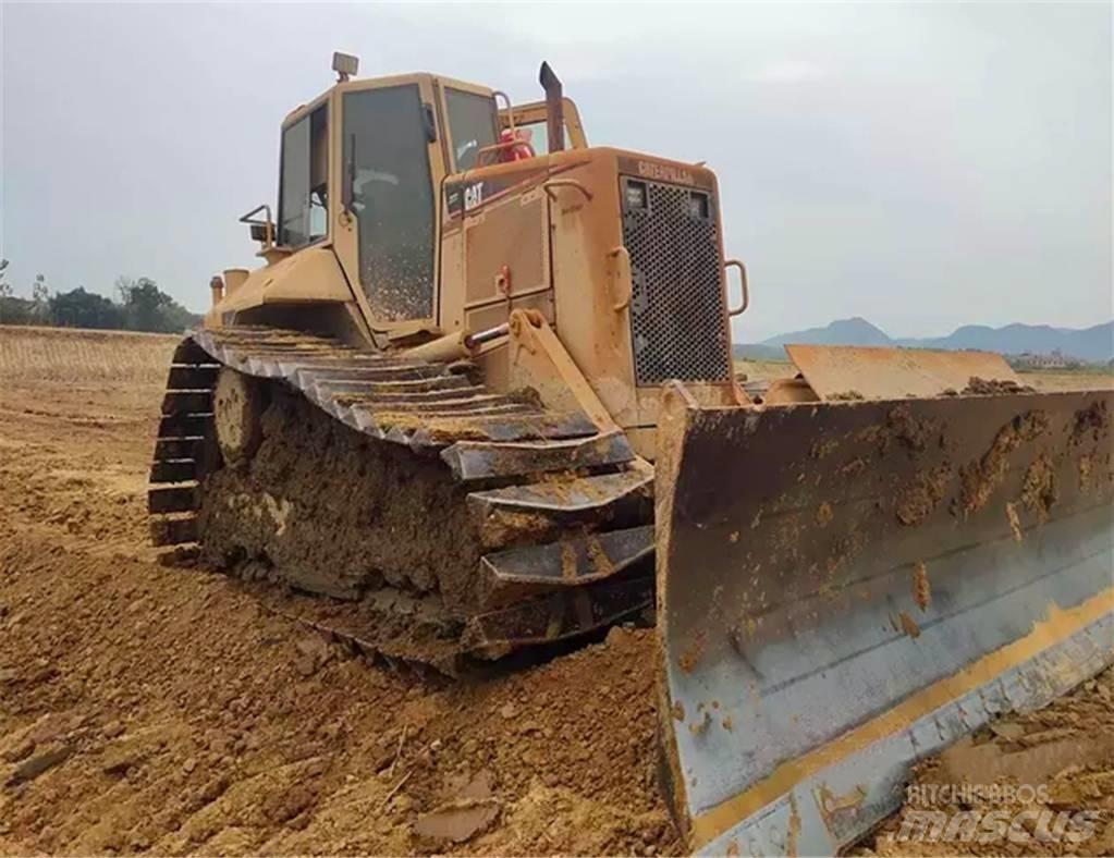 CAT D 5 N Kāpurķēžu buldozeri