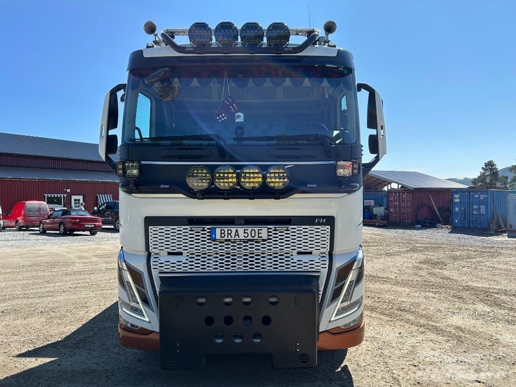Volvo FH 540 Treileri ar āķi