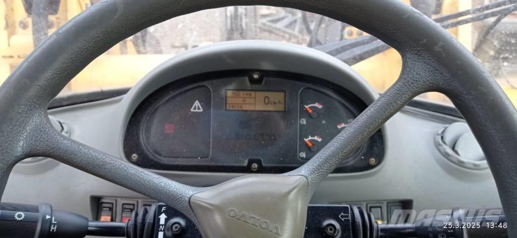 Volvo L 50 D Iekrāvēji uz riteņiem