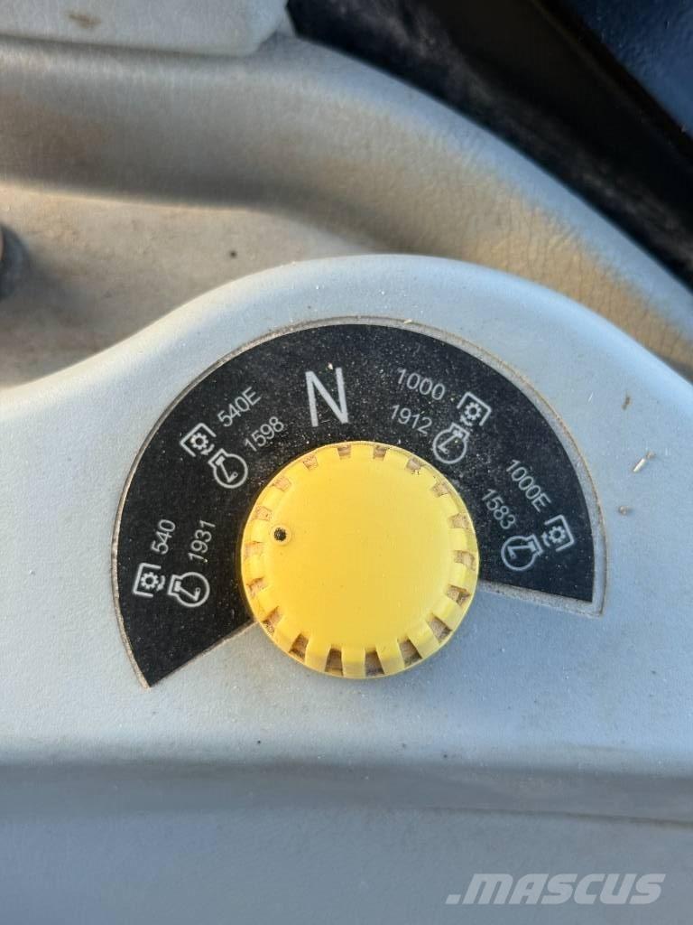 New Holland T 7.270 Traktori