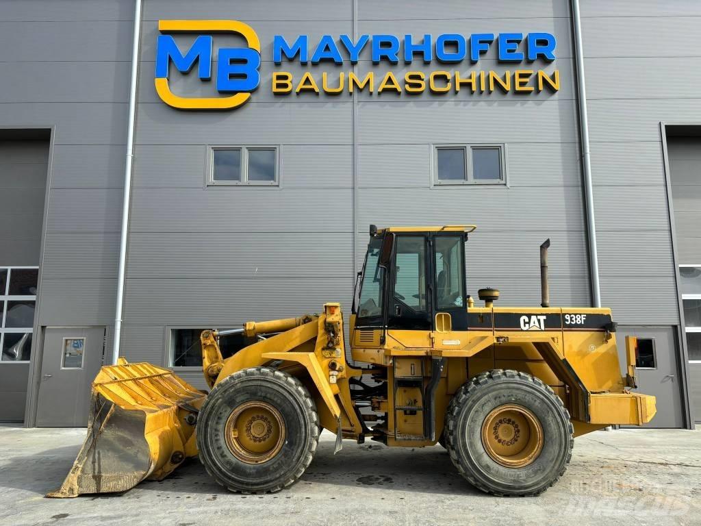 CAT 938F Iekrāvēji uz riteņiem