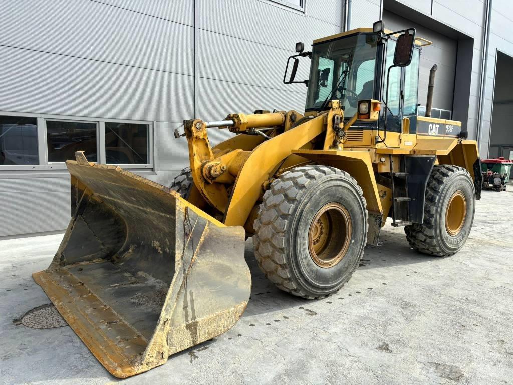 CAT 938F Iekrāvēji uz riteņiem