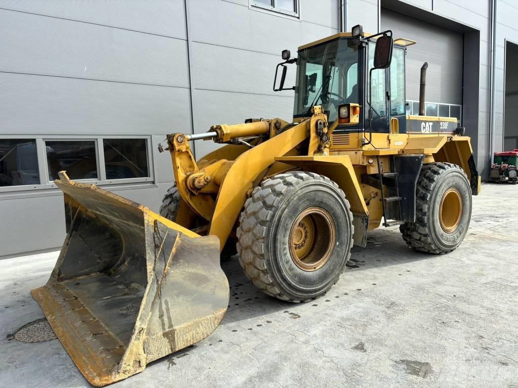 CAT 938F Iekrāvēji uz riteņiem