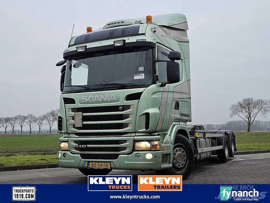 Scania G440 Treileri ar āķi