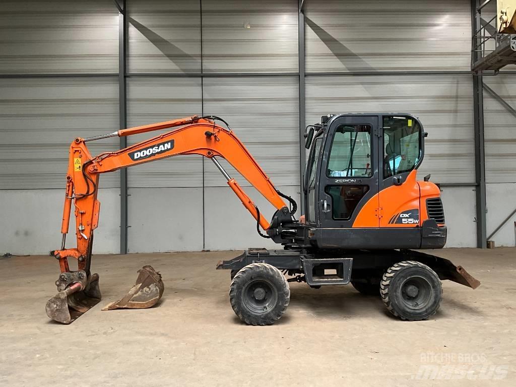 Doosan DX 55 W Ekskavatori uz riteņiem