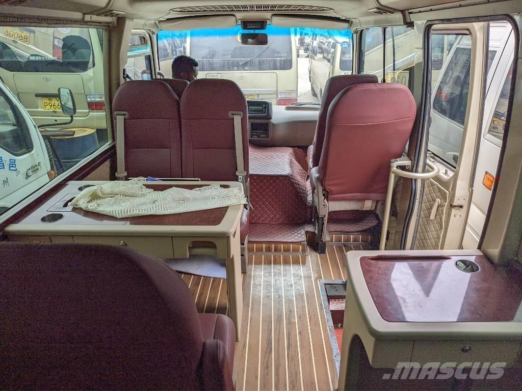 Toyota Coaster Bus Mikroautobusi