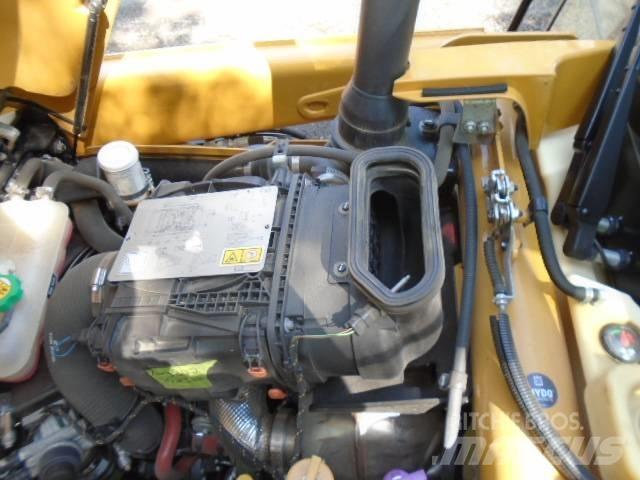 CAT 420XE Ekskavatori-iekrāvēji