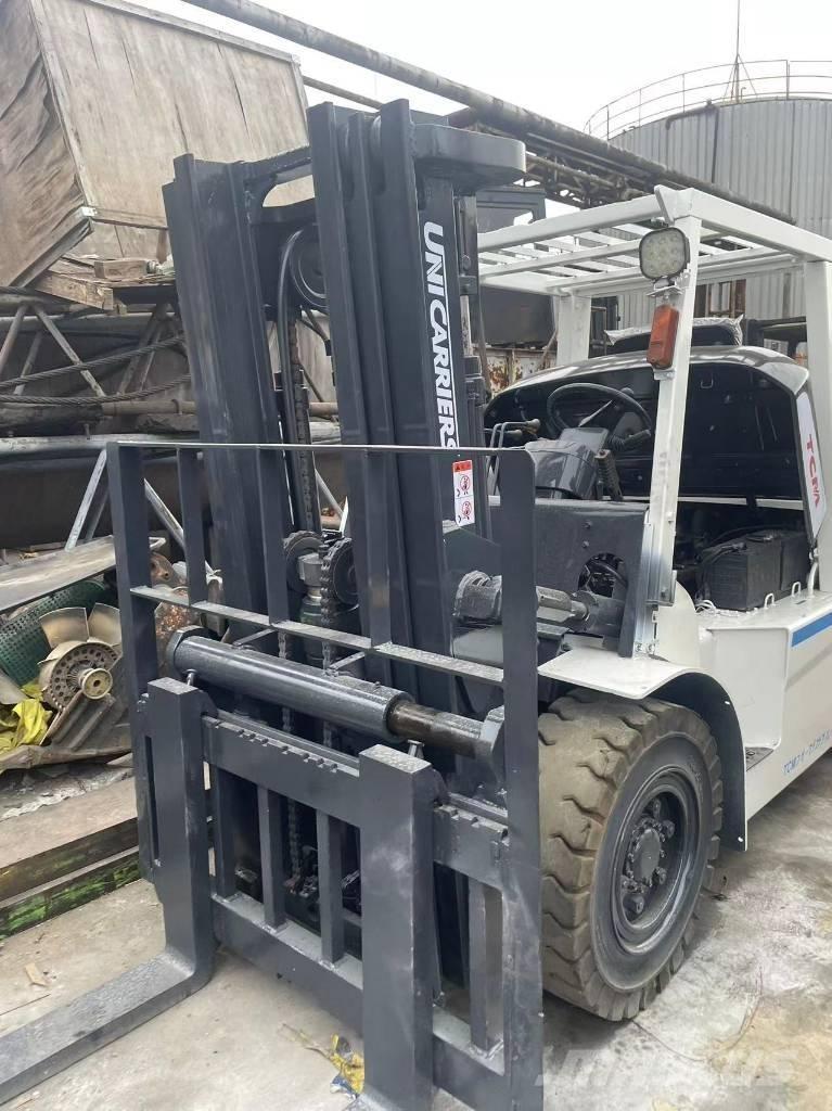 TCM 5 TON Tehnika ar dīzeļa dzinēju