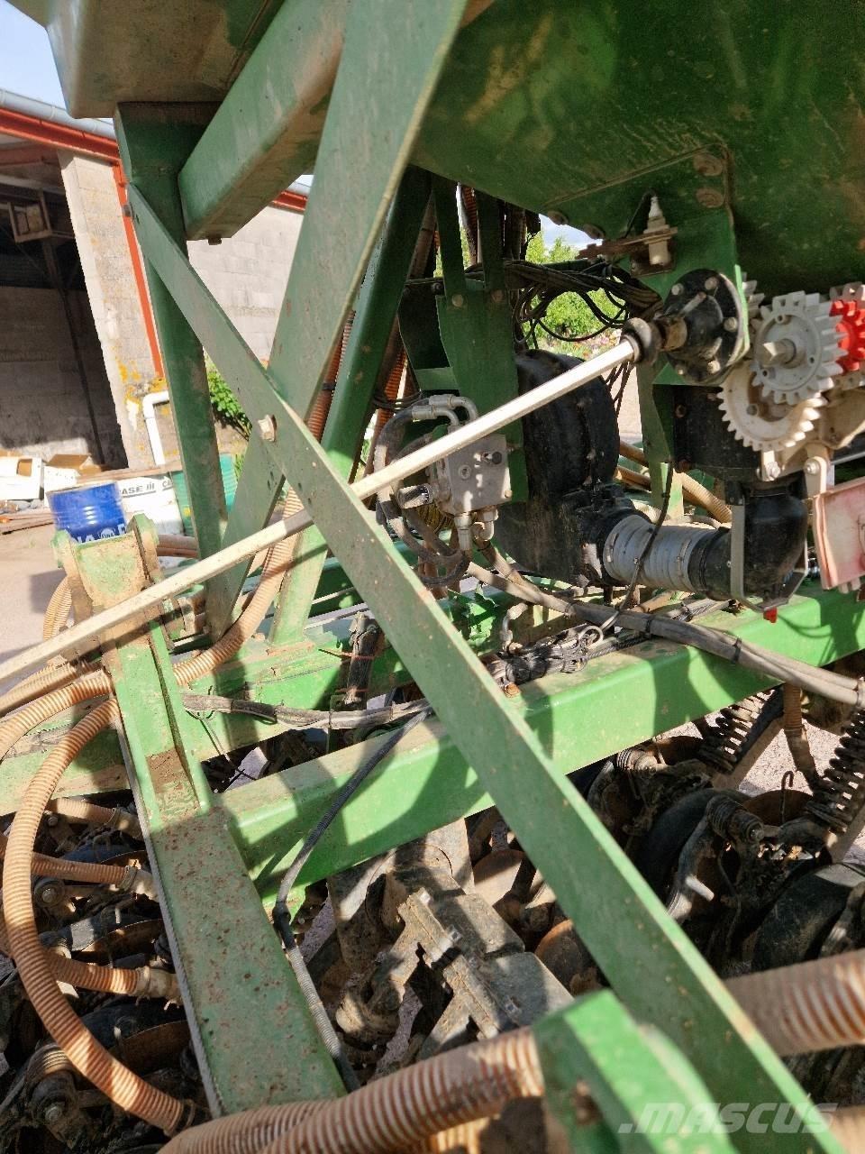 John Deere 750 A Kombinētās sējmašīnas