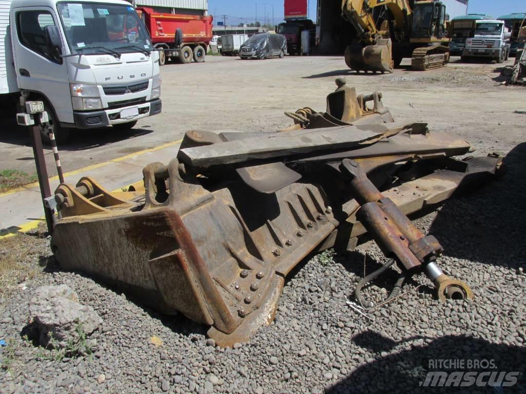 CAT D8T-15 Kāpurķēžu buldozeri