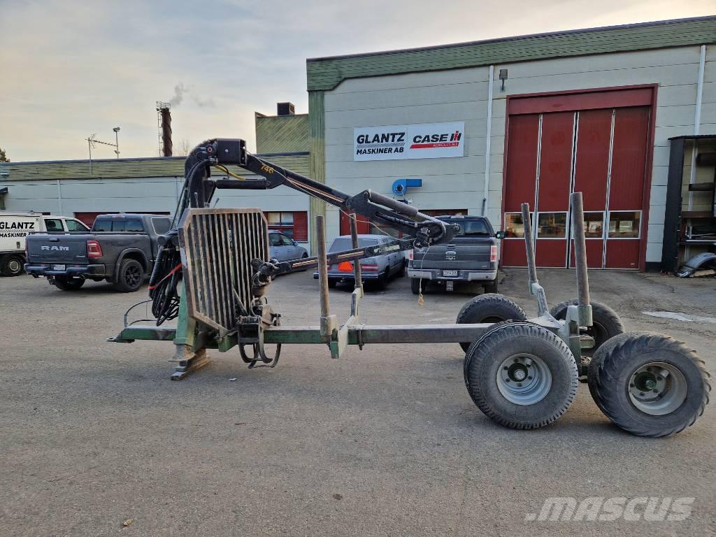 Farma 746 Meža piekabes