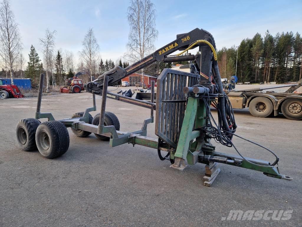 Farma 746 Meža piekabes
