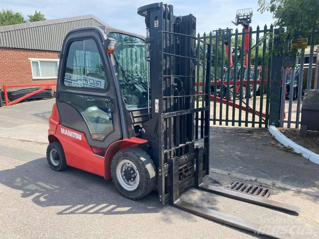 Manitou Mi25D Tehnika ar dīzeļa dzinēju