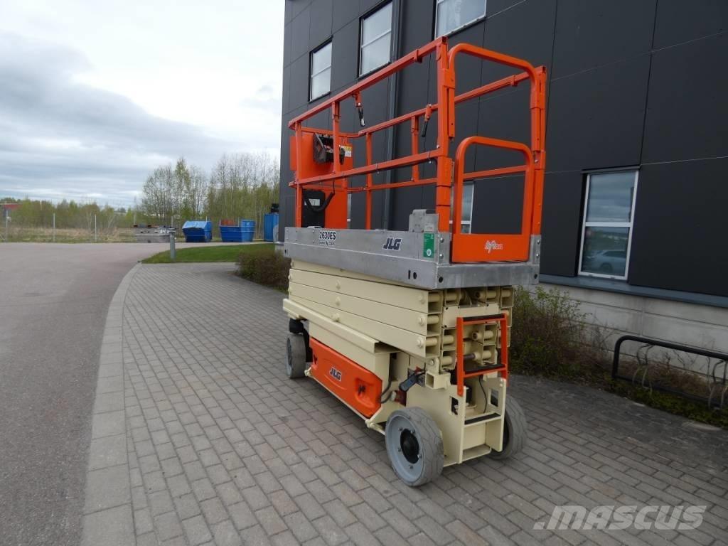 JLG 2630 ES Saxlift Šķerveida pacēlāji